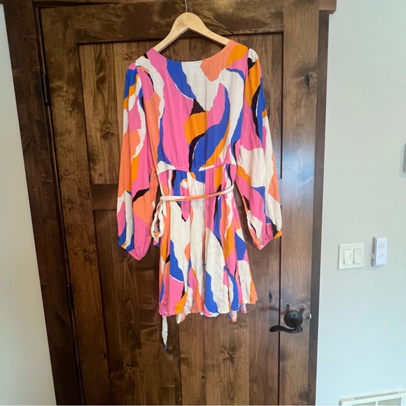 Woman’s XXL dress. Balloon sleeves, v-neck, tie waist. Pink, blue, and orange! - Picture 6 of 11